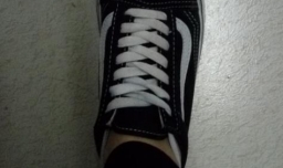 隐藏鞋带的系法图解