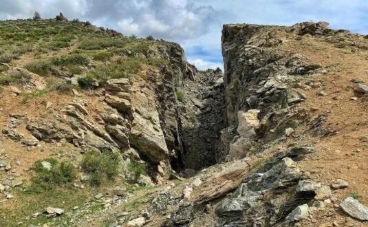 山崩地裂的意思是什么