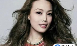 怎么才能拥有自然的大波浪卷发？