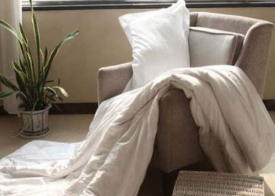 蚕丝被怎么晒好