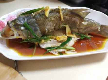 清蒸鲈鱼的做法