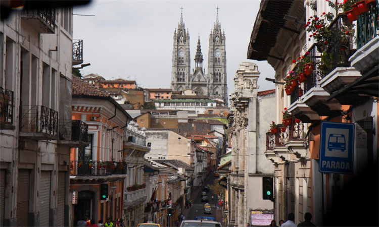 厄瓜多尔人口和面积