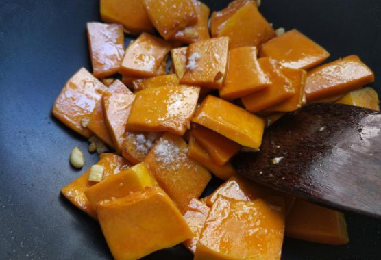 老南瓜怎么炒好吃又简单的做法