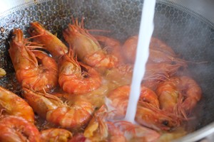 冰冻虾的家常做法