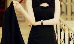 夏季黑色连衣裙搭配