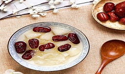 银耳雪梨汤的做法