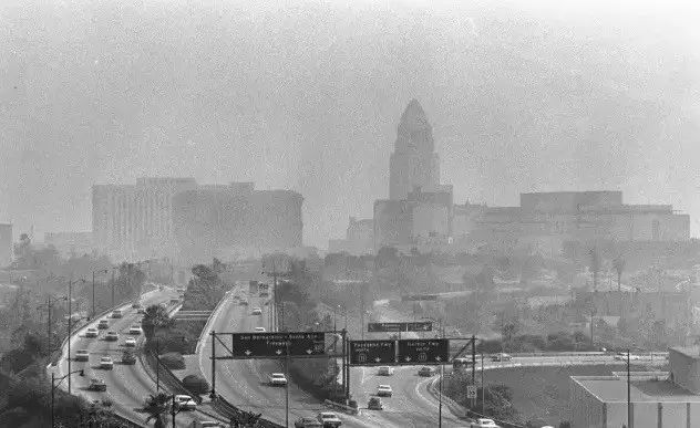 世界上最早城市光化学烟雾事件出现在哪里