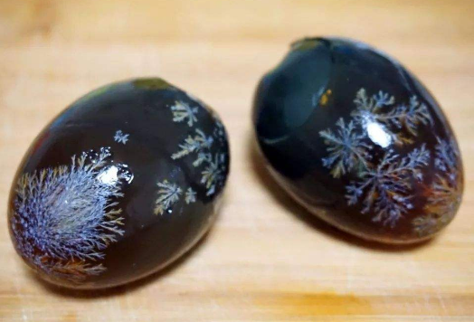 皮蛋用几种材料做成的