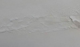 墙面潮湿起皮脱落怎么处理？