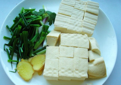 鱼头豆腐的做法