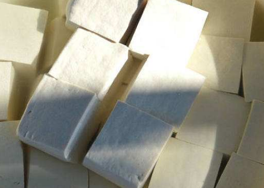 豆腐酸了还可以吃吗