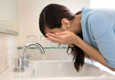 洗脸的正确方法