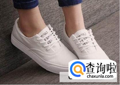 鞋子边上黄了怎么洗白较好