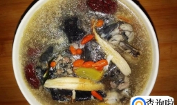 当归红枣枸杞滚乌鸡汤的做法