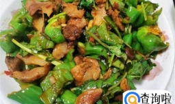 晒小县城一家四口晚饭，三菜一汤，有荤有素，网友：简单不将就！