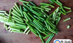 怎么做好吃又营养的牛肉蒜苔