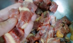 教你西红柿牛腩汤的简易做法