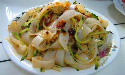 做凉皮放淀粉起什么作用