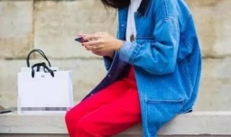 牛仔外套配什么裤子