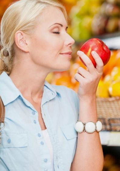 有哪些方法可以辨别苹果好不好吃?
