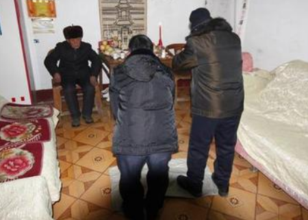 山东拜年为什么要下跪磕头